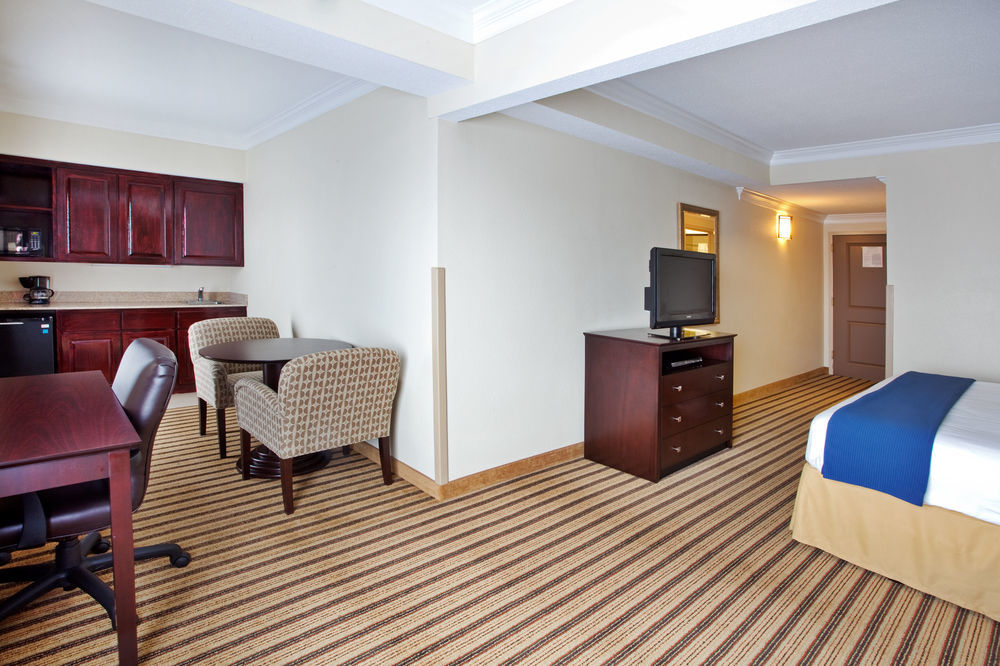 Holiday Inn Express Hotel & Suites Byron By Ihg Exterior foto